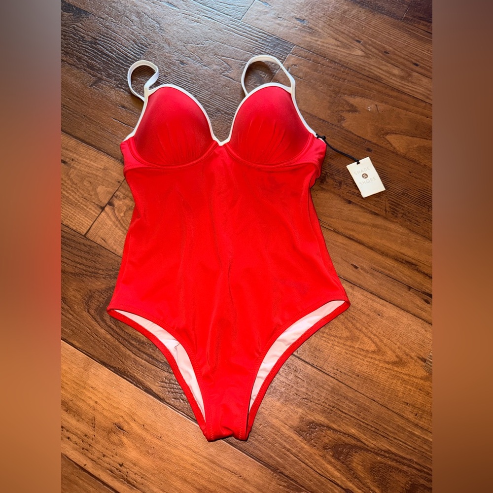 NWT Red and White Shade and Shore One Piece Swimsuit Size: 34C
